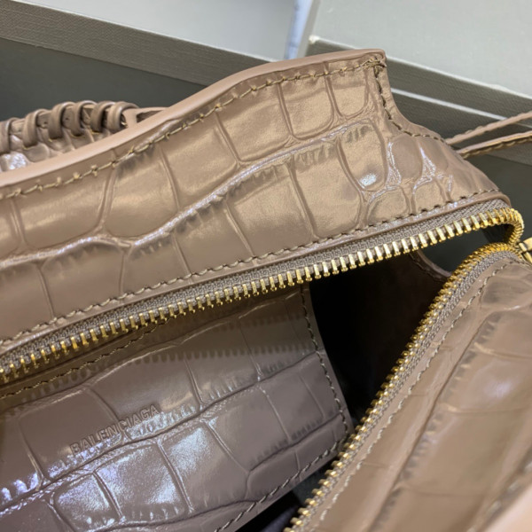 Ba*len*cia*ga neo classic mini top handle bag