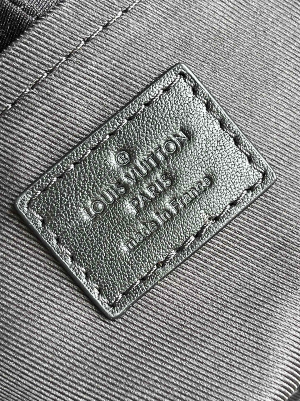 l0*is V*t0n cruiser messenger