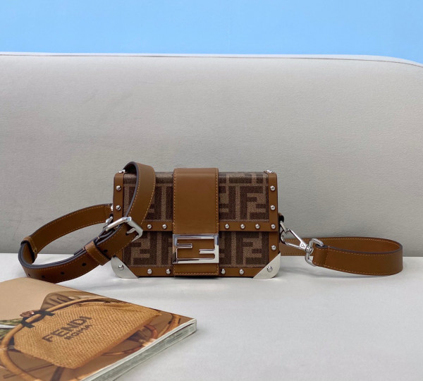 F**di baguette trunk mini