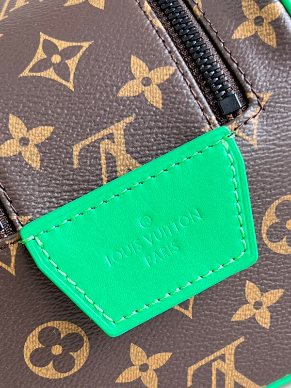 l0*is V*t0n dopp kit toilet pouch