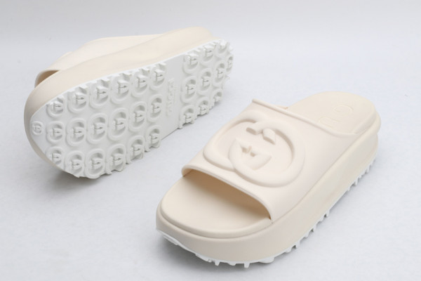 G*u*i slide with interlocking g