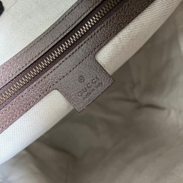 G*u*i cat print skateboard backpack