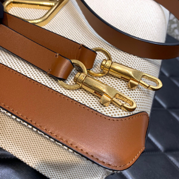 VALENTINO VLOGO SIGNATURE TOTE