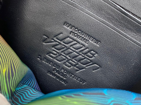 l0*is V*t0n asymmetrical sling bag