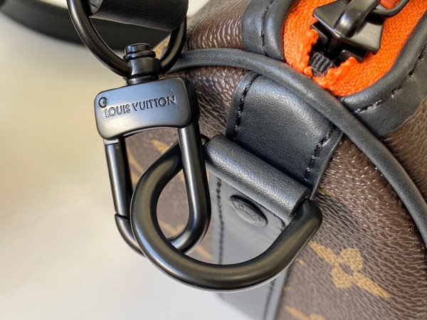 l0*is V*t0n nano leepall