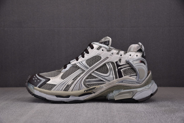 Ba*len*cia*ga runner