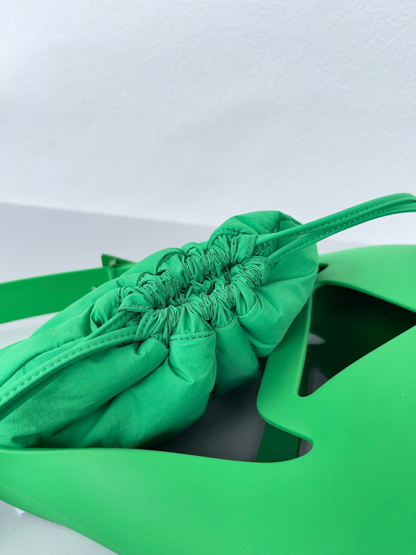 bo*te*ga Ve*ne*ta punch