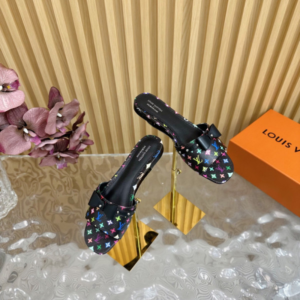 l0*is V*t0n slippers