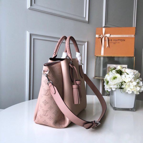 l0*is V*t0n haumea bag