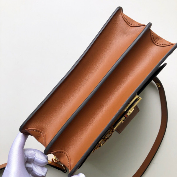 l0*is V*t0n dauphine mm(2019 spring show)