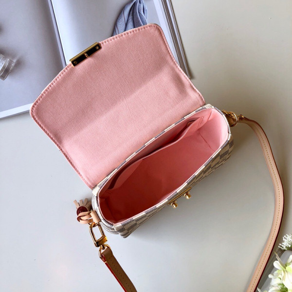 l0*is V*t0n croisette