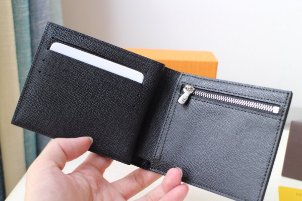 l0*is V*t0n amerigo wallet