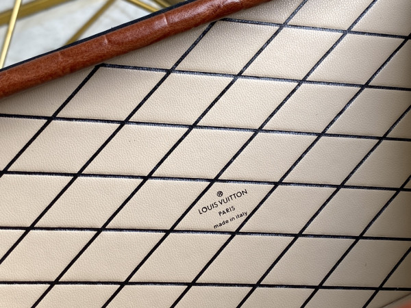 l0*is V*t0n petite malle