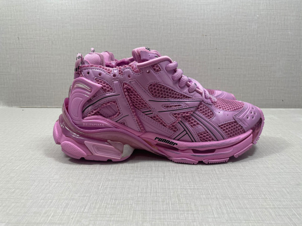 Ba*len*cia*ga runner