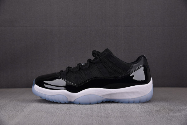 AIR JORDAN 11 LOW 