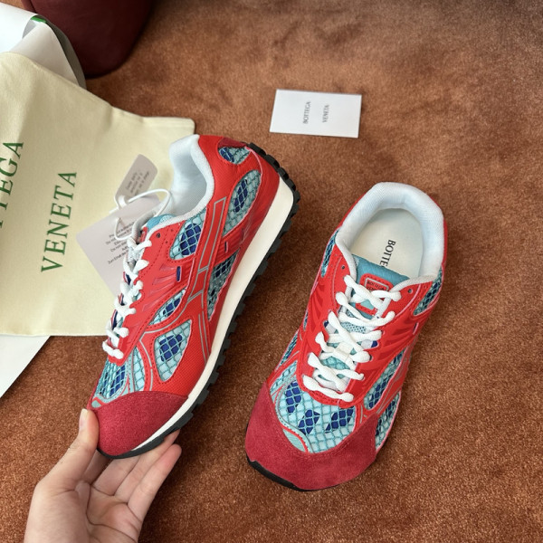 bo*te*ga Ve*ne*ta sneakers