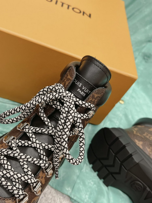 l0*is V*t0n ruby flat ranger