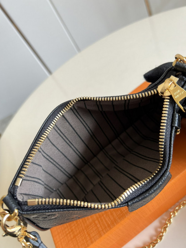 l0*is V*t0n easy pouch on strap