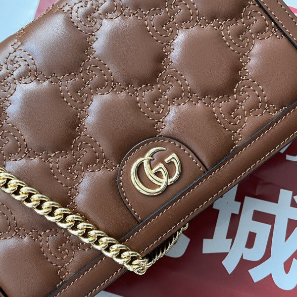 G*u*i gg matelassÉ chain wallet