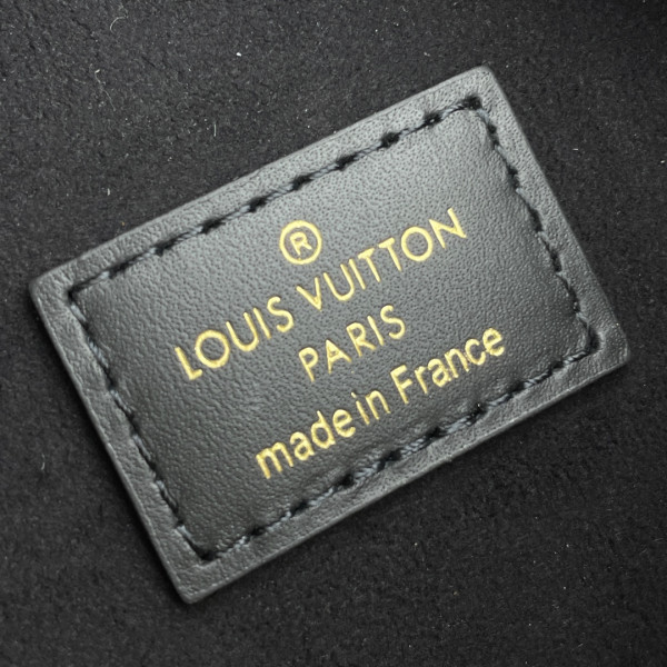 l0*is V*t0n side trunk mm