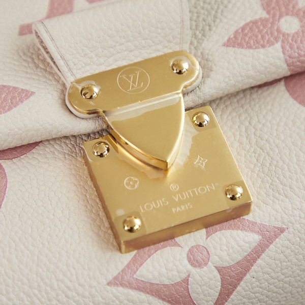 l0*is V*t0n favorite