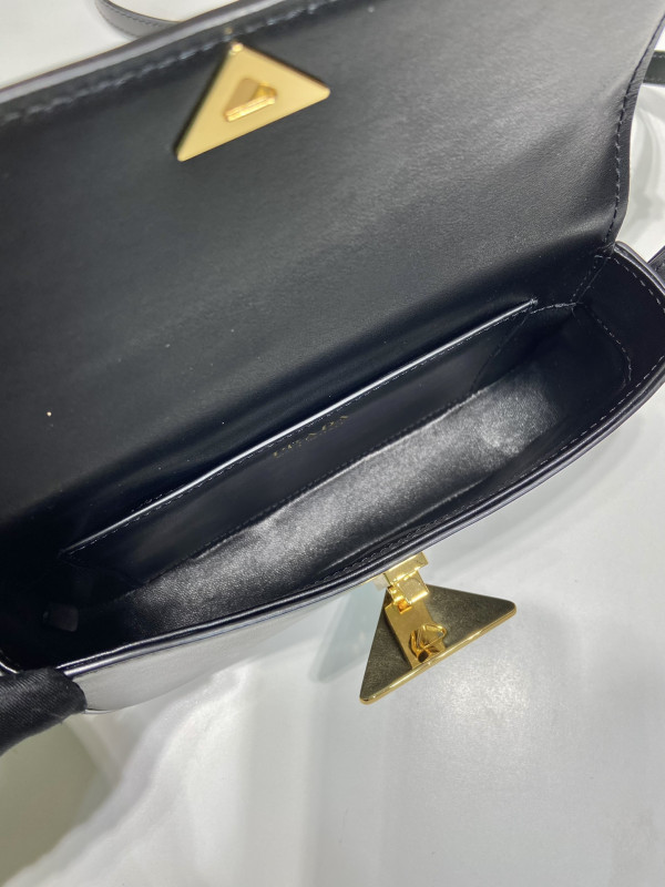 Pra*a patent bag-20*10*4cm