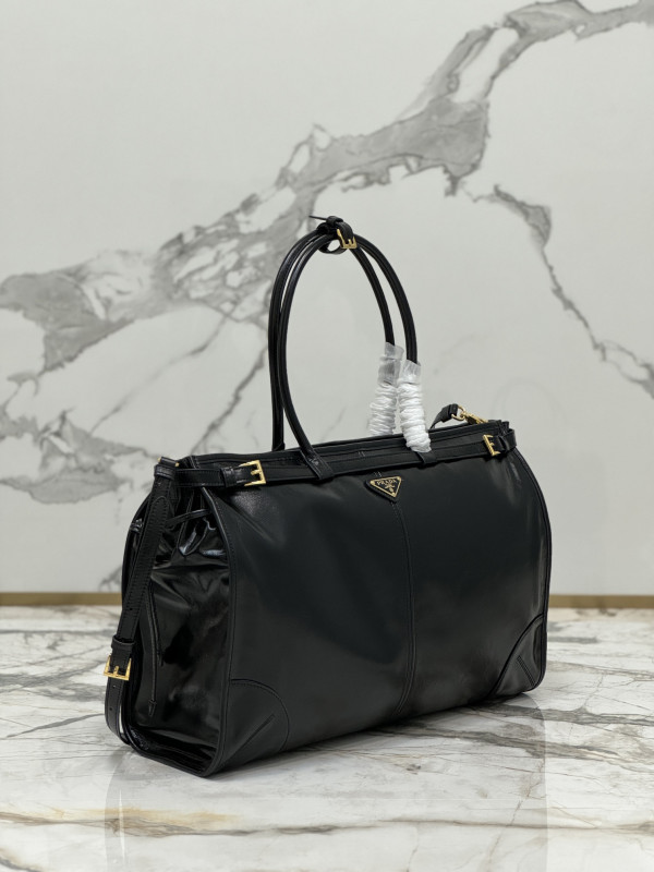 Pra*a extra large leather handbag