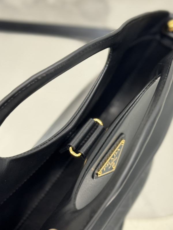 Pra*a crossbody bag 1ba421-30*20*5cm