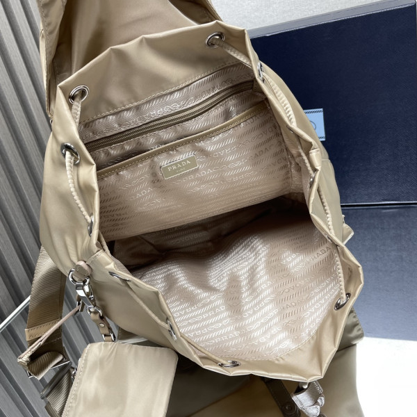 Pra*a re-nylon backpack-30*32*15cm