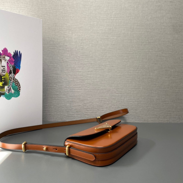 Pra*a patent bag-20.5*10.5*4cm