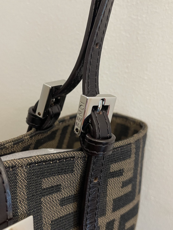 F**di vintage bag-29x22x3.5cm