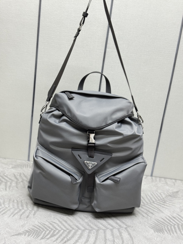 Pra*a backpack-42*38*18cm