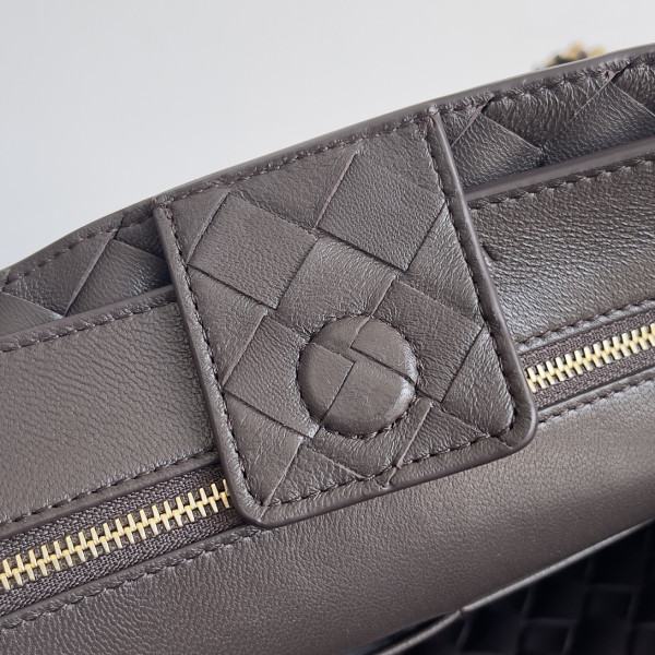 bo*te*ga Ve*ne*ta medium andiamo