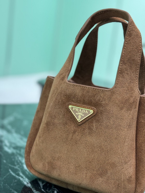 Pra*a woolen bucket bag-18*15.5*10cm