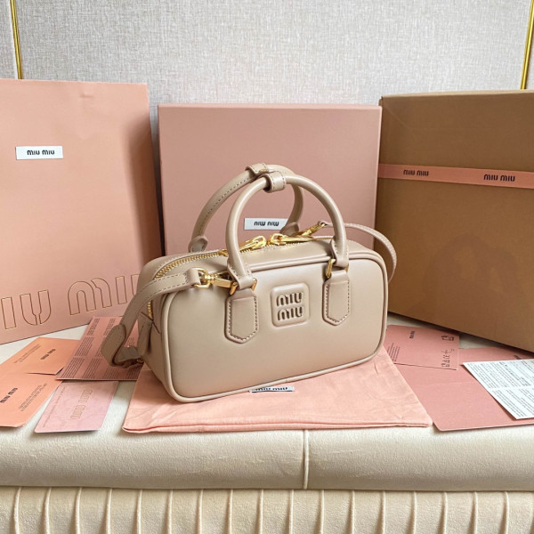 M*um*u arcadie leather bag-22x10.5x7.5cm