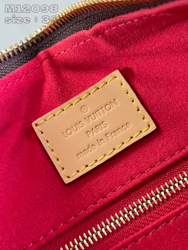 l0*is V*t0n slouchy mm-39x30x10cm