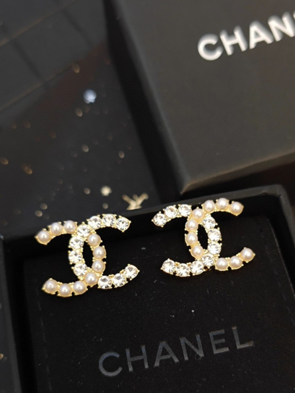 CL EARRINGS