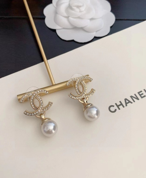CL EARRINGS
