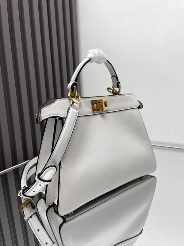 F**di peekaboo iseeu small-27x21x11cm