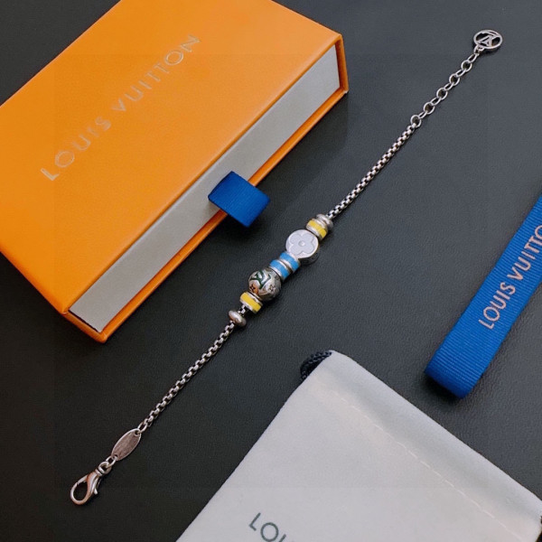 l0*is V*t0n bracelet