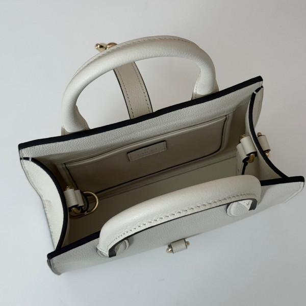 G*u*i small tote bag with hook closure