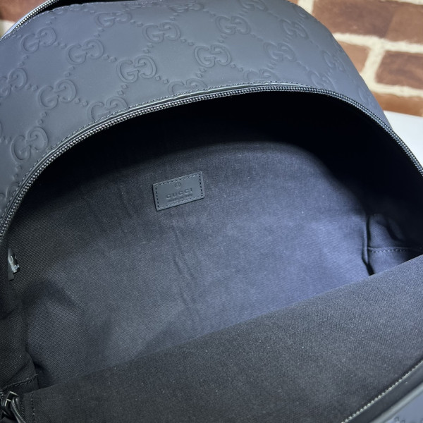 G*u*i small backpack