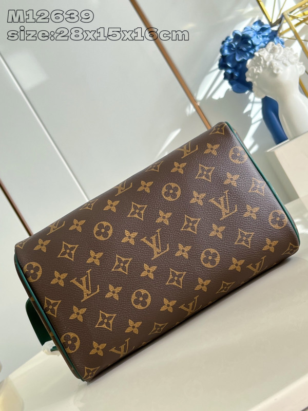 l0*is V*t0n dopp kit-28*15*16.5cm