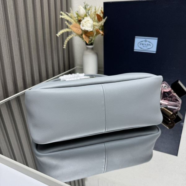 Pra*a darling medium shoulder bag