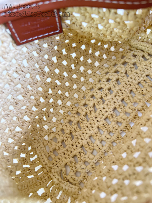 l0*is V*t0n hills pochette