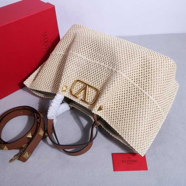 VALENTINO MEDIUM STRAW SUMMER TOTE