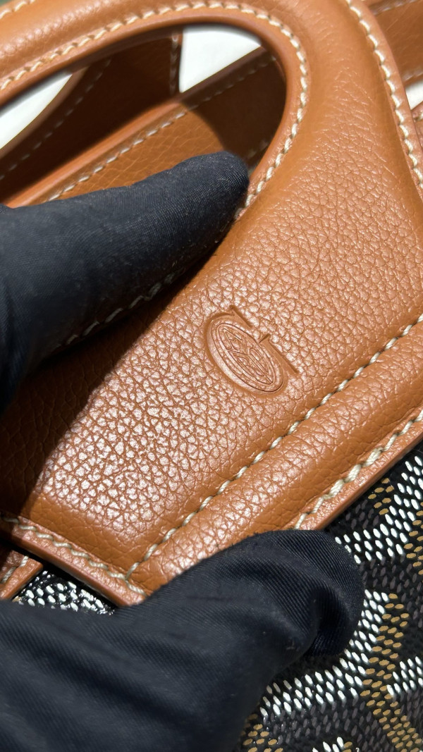 Go*ard beluga  - 23×18.5×8cm