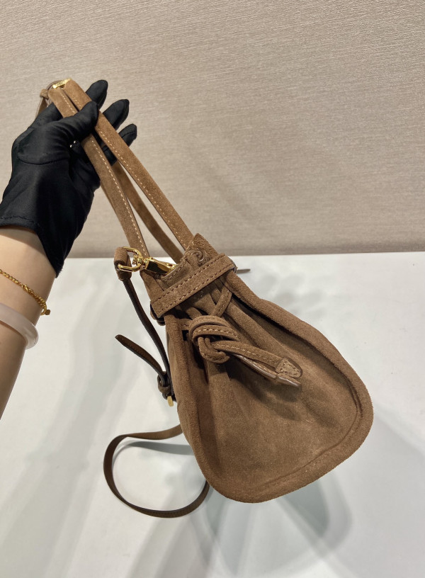 Pra*a medium leather handbag